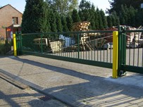 Vrijdragende schuifpoorten met drukwielen